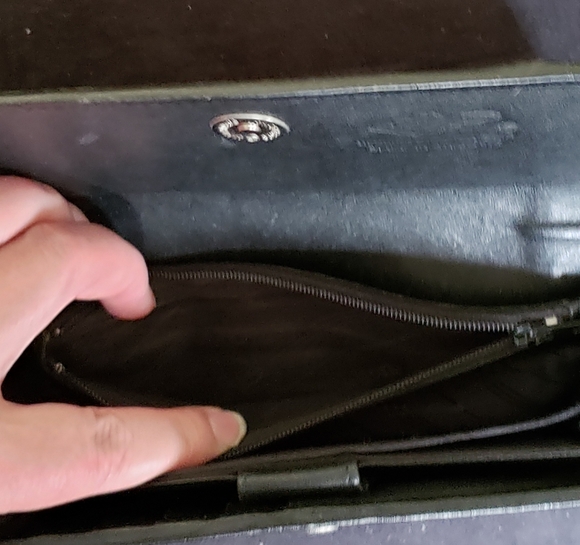 Stingray Wallet - Picture 5 of 13